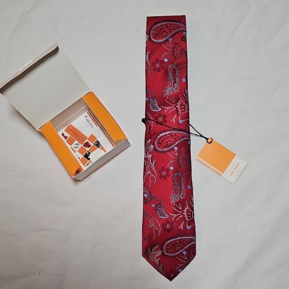 NEW Dan Smith Neck Tie in Gift Box Red Blue Paisley Floral Necktie